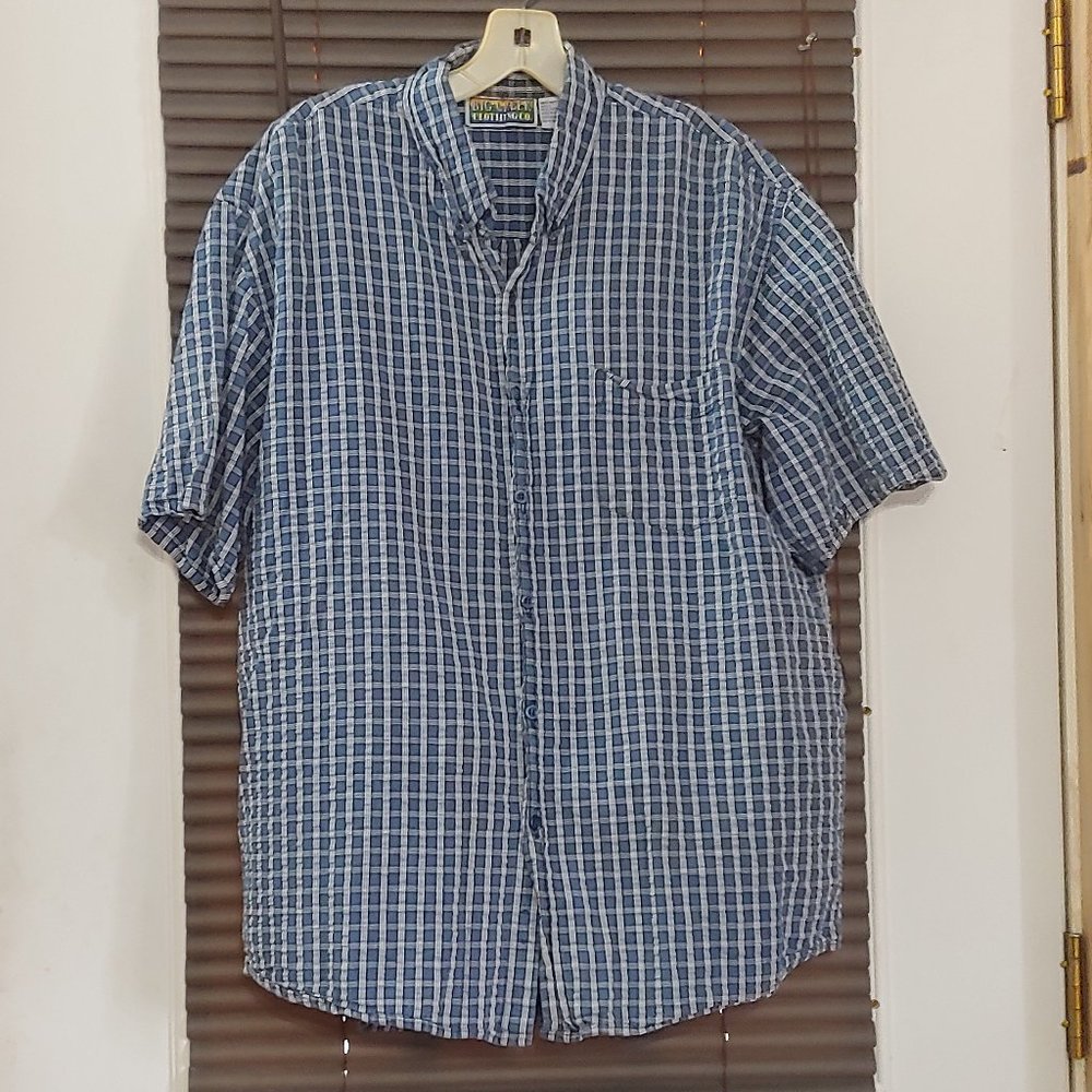 Big Creek Clothing mans short sleeve button down shirt   size L